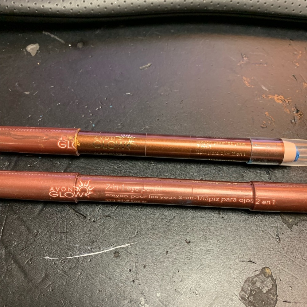 Avon glow two in one eye pencil never use sealed bottle P909 island waters